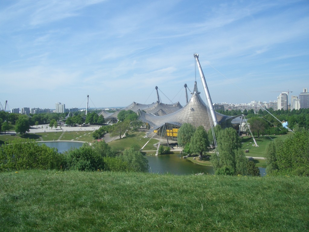 Die Strecke beim Halbmarathon nahe dem Olympiastadion München